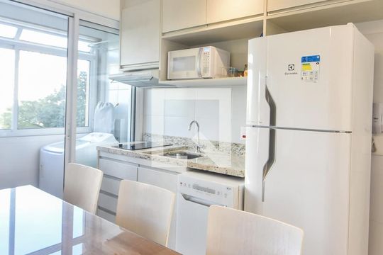 Cozinha  de apartamento para alugar com 1 quarto, 35m² em Campo Belo, São Paulo