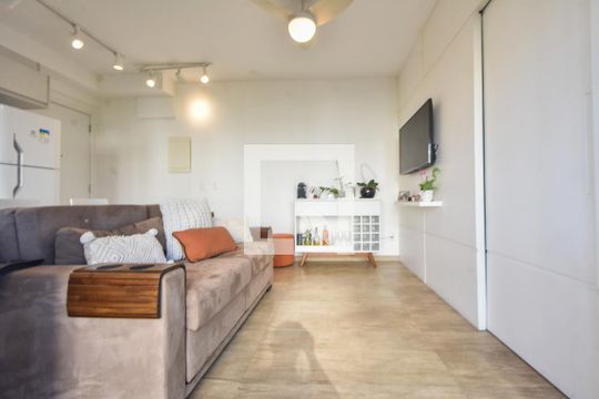 Sala  de apartamento para alugar com 1 quarto, 35m² em Campo Belo, São Paulo
