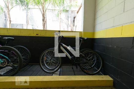 Bicicletário  de apartamento para alugar com 1 quarto, 35m² em Campo Belo, São Paulo