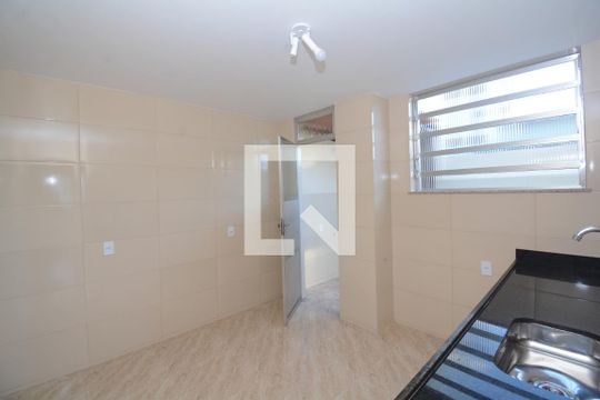Cozinha de casa de condomínio para alugar com 1 quarto, 50m² em Vila da Penha, Rio de Janeiro