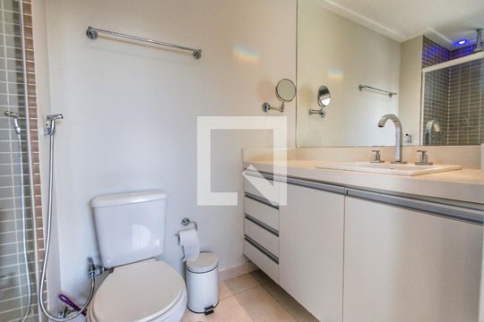 Banheiro de apartamento para alugar com 1 quarto, 42m² em Jardim Vila Mariana, São Paulo