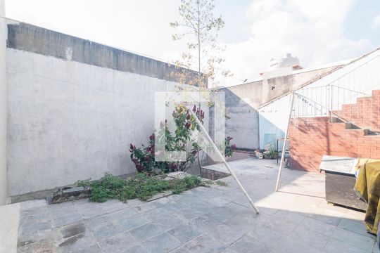 Quintal de casa à venda com 3 quartos, 239m² em Vila Guaraciaba, Santo André
