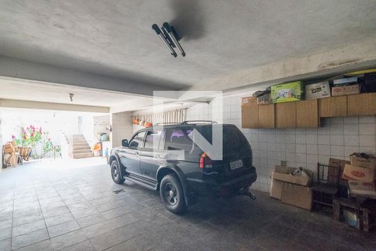 Garagem de casa à venda com 3 quartos, 239m² em Vila Guaraciaba, Santo André