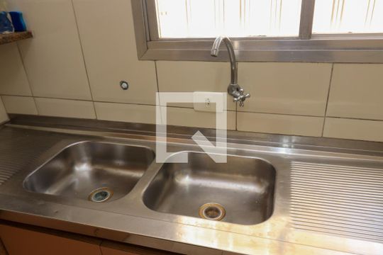 Cozinha de casa para alugar com 3 quartos, 184m² em Vila Carrao, São Paulo