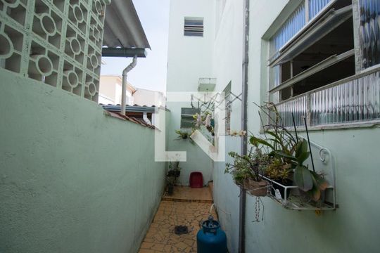 Quintal de casa para alugar com 3 quartos, 120m² em Mirandópolis, São Paulo