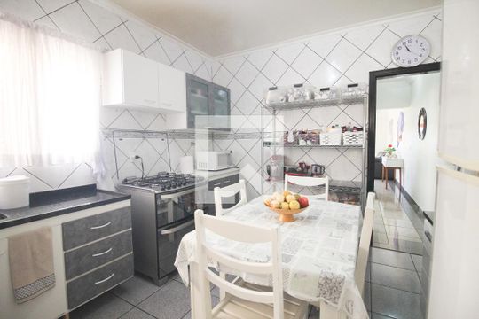 Cozinha de casa à venda com 3 quartos, 207m² em Vila Nivi, São Paulo