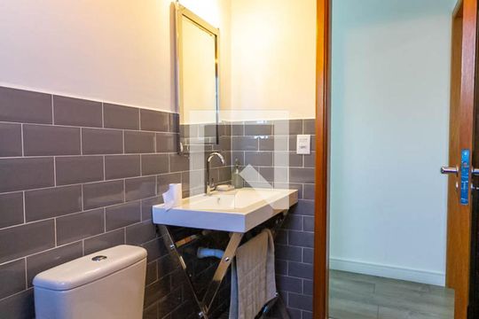 Banheiro Social 1 de casa à venda com 3 quartos, 235m² em Taboão, São Bernardo do Campo
