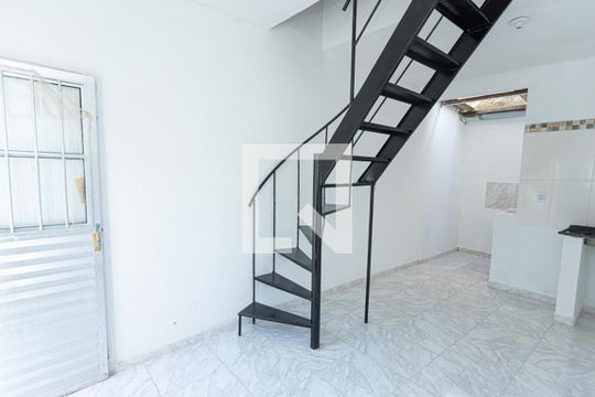 Sala e cozinha de casa para alugar com 2 quartos, 50m² em Casa Verde Média, São Paulo