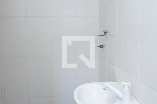Banheiro de casa para alugar com 2 quartos, 50m² em Casa Verde Média, São Paulo