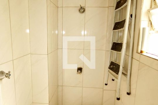 Banheiro de serviço de apartamento à venda com 2 quartos, 109m² em Lagoinha, Belo Horizonte