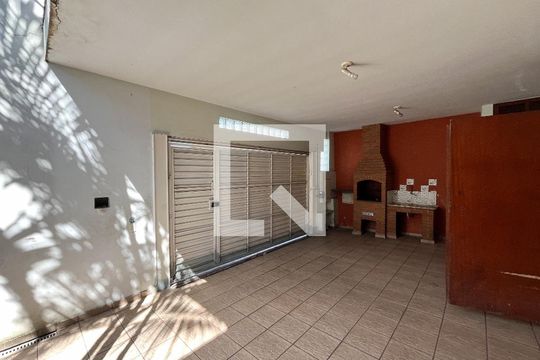 Garagem de casa à venda com 5 quartos, 300m² em Parque Jabaquara, São Paulo