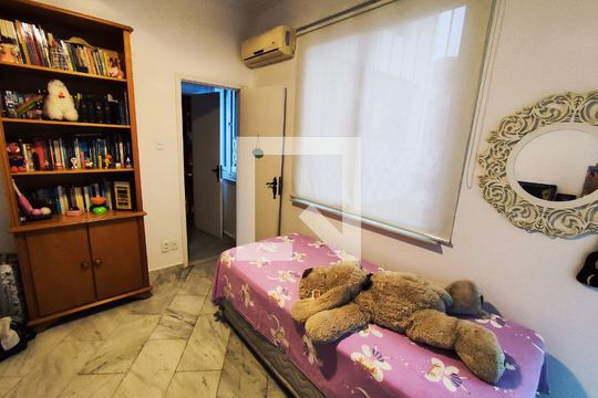 Suíte de casa de condomínio à venda com 4 quartos, 300m² em Lins de Vasconcelos, Rio de Janeiro