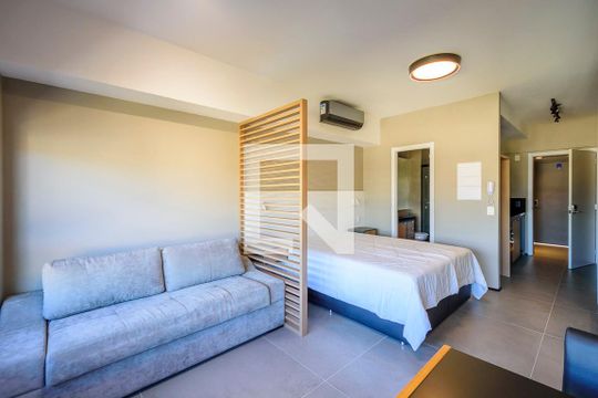 Sala/Quarto de kitnet/studio à venda com 1 quarto, 42m² em Teresopólis, Porto Alegre