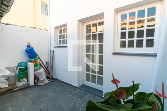 Quintal de casa à venda com 2 quartos, 80m² em Vila Gumercindo, São Paulo