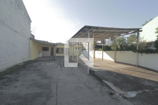 Fachada de casa à venda com 3 quartos, 300m² em Sarandi, Porto Alegre