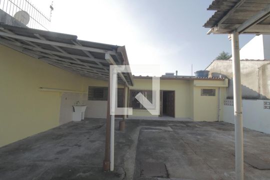 Fachada de casa à venda com 3 quartos, 300m² em Sarandi, Porto Alegre