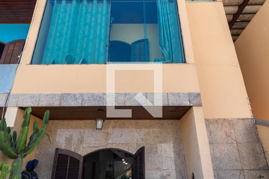 Fachada de casa à venda com 4 quartos, 200m² em Vila Dom Pedro Ii, São Paulo