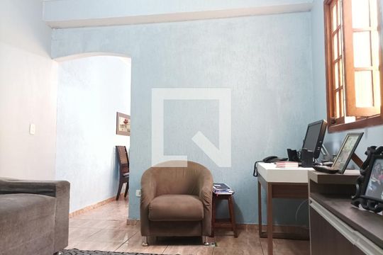 Sala de casa à venda com 4 quartos, 190m² em Jardim Thealia, São Paulo