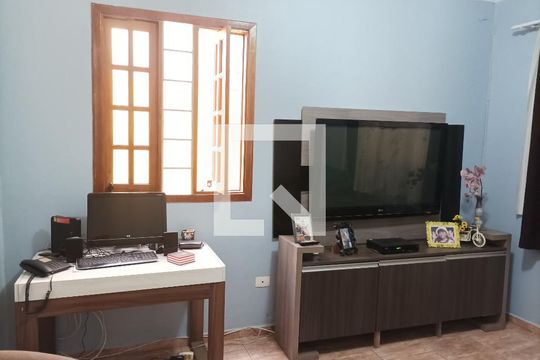 Sala de casa à venda com 4 quartos, 190m² em Jardim Thealia, São Paulo