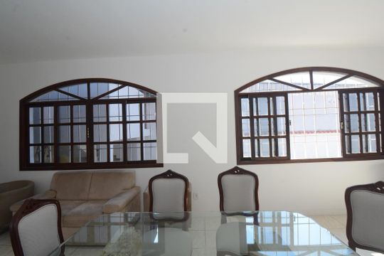 Sala de Estar e Jantar de casa para alugar com 4 quartos, 600m² em Vila Valqueire, Rio de Janeiro