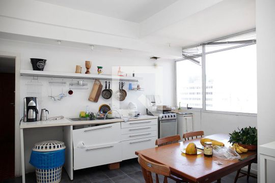 Cozinha de apartamento à venda com 4 quartos, 148m² em Centro Histórico, Porto Alegre
