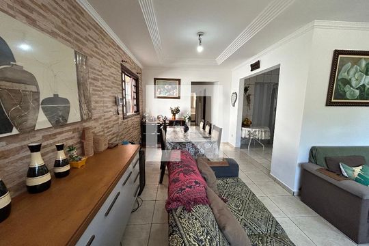 Sala de casa para alugar com 4 quartos, 90m² em Vila Rosália, Guarulhos