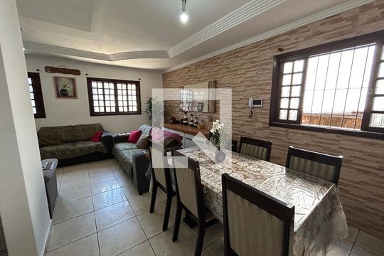 Sala de casa para alugar com 4 quartos, 90m² em Vila Rosália, Guarulhos