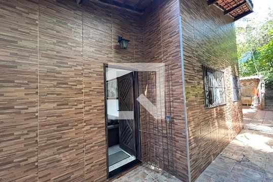 Entrada de casa para alugar com 4 quartos, 90m² em Vila Rosália, Guarulhos