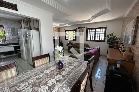 Sala de casa para alugar com 4 quartos, 90m² em Vila Rosália, Guarulhos