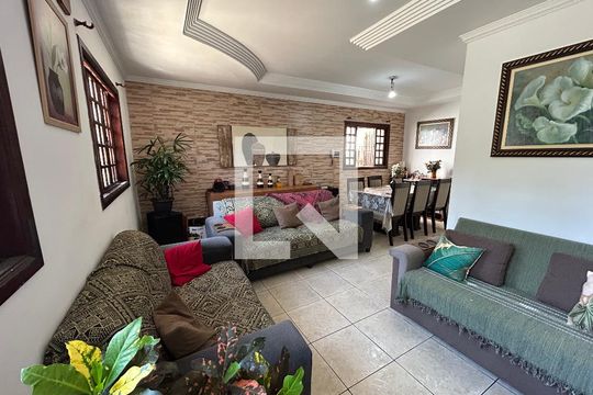 Sala de casa para alugar com 4 quartos, 90m² em Vila Rosália, Guarulhos