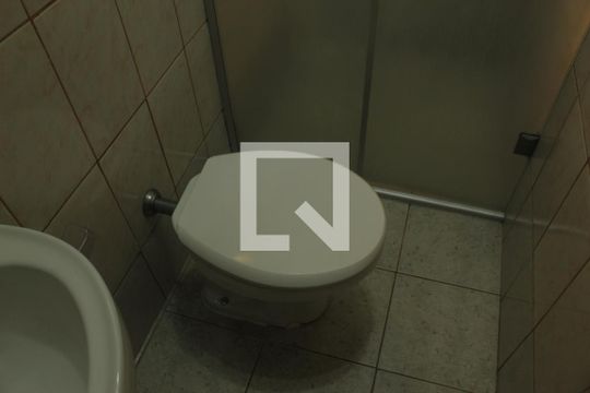 Banheiro de apartamento à venda com 1 quarto, 25m² em Jardim Anhanguera, São Paulo