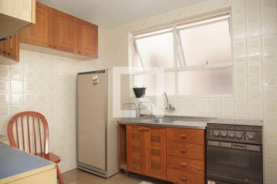 Cozinha de apartamento para alugar com 2 quartos, 70m² em Partenon, Porto Alegre