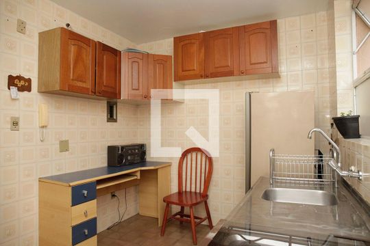 Cozinha de apartamento para alugar com 2 quartos, 70m² em Partenon, Porto Alegre