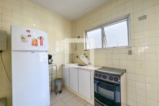 Cozinha de apartamento para alugar com 2 quartos, 70m² em Vila Julia, Guarujá
