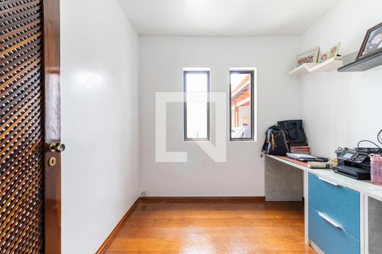 Quarto 1 de casa à venda com 4 quartos, 320m² em Jardim Ipanema (zona Sul), São Paulo