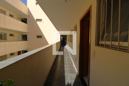 Entrada - corredor de apartamento para alugar com 2 quartos, 43m² em Vila Santana, São Paulo
