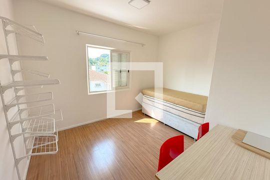 Quarto 1 de casa para alugar com 2 quartos, 120m² em Ponta das Canas, Florianópolis
