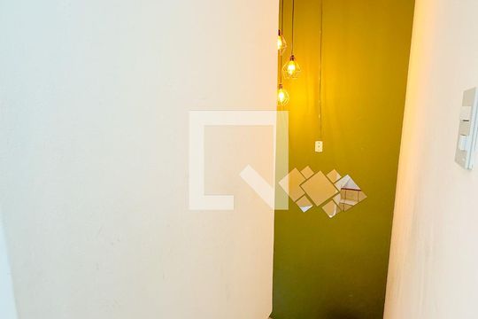 Escada de casa para alugar com 2 quartos, 120m² em Ponta das Canas, Florianópolis