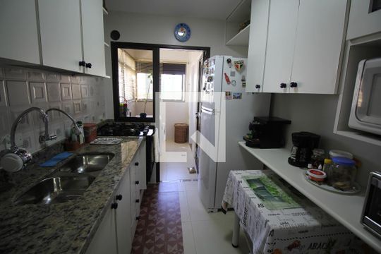 Cozinha de apartamento à venda com 3 quartos, 138m² em Vila Mariana, São Paulo