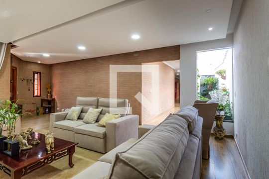 Sala de casa para alugar com 4 quartos, 750m² em Vila Galvão, Guarulhos