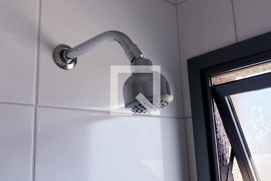 Banheiro de kitnet/studio à venda com 0 quarto, 25m² em Indianópolis, São Paulo