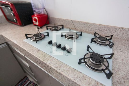 Cozinha de apartamento para alugar com 2 quartos, 65m² em Tibery, Uberlândia