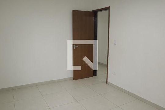 Suíte 1 (casa 01) de casa para alugar com 6 quartos, 35m² em Jardim dos Oliveiras, Campinas