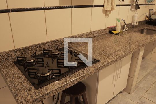 Cozinha (casa 02) de casa para alugar com 6 quartos, 35m² em Jardim dos Oliveiras, Campinas