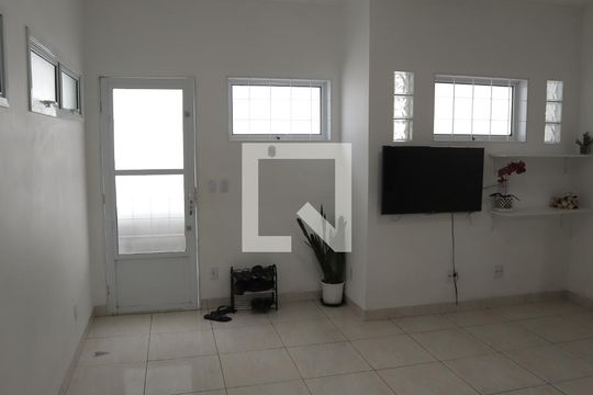 Sala (casa 01) de casa para alugar com 6 quartos, 35m² em Jardim dos Oliveiras, Campinas