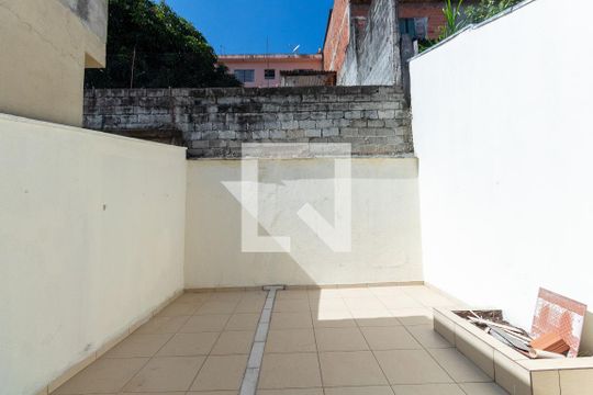 Quintal de casa à venda com 3 quartos, 120m² em Parque Cisper, São Paulo