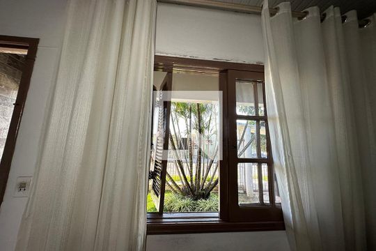 Sala de casa à venda com 3 quartos, 65m² em Santos Dumont, São Leopoldo