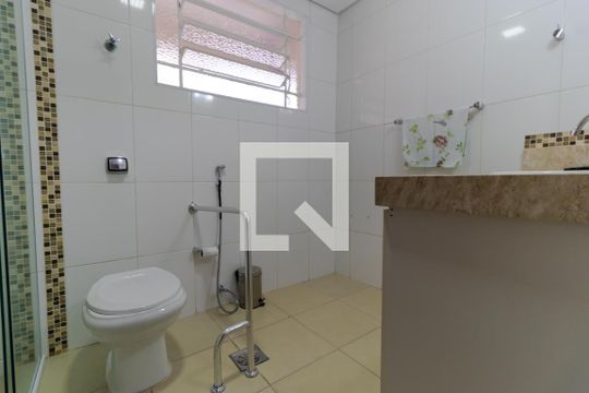 Banheiro de apartamento para alugar com 3 quartos, 145m² em Centro, Campinas