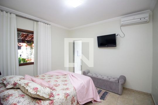 Quarto Suíte de casa à venda com 3 quartos, 232m² em Jardim Laguna, Contagem