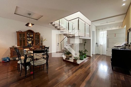 Casa à venda com 5 quartos, 380m² em Vila Guarani(zona Sul), São Paulo
